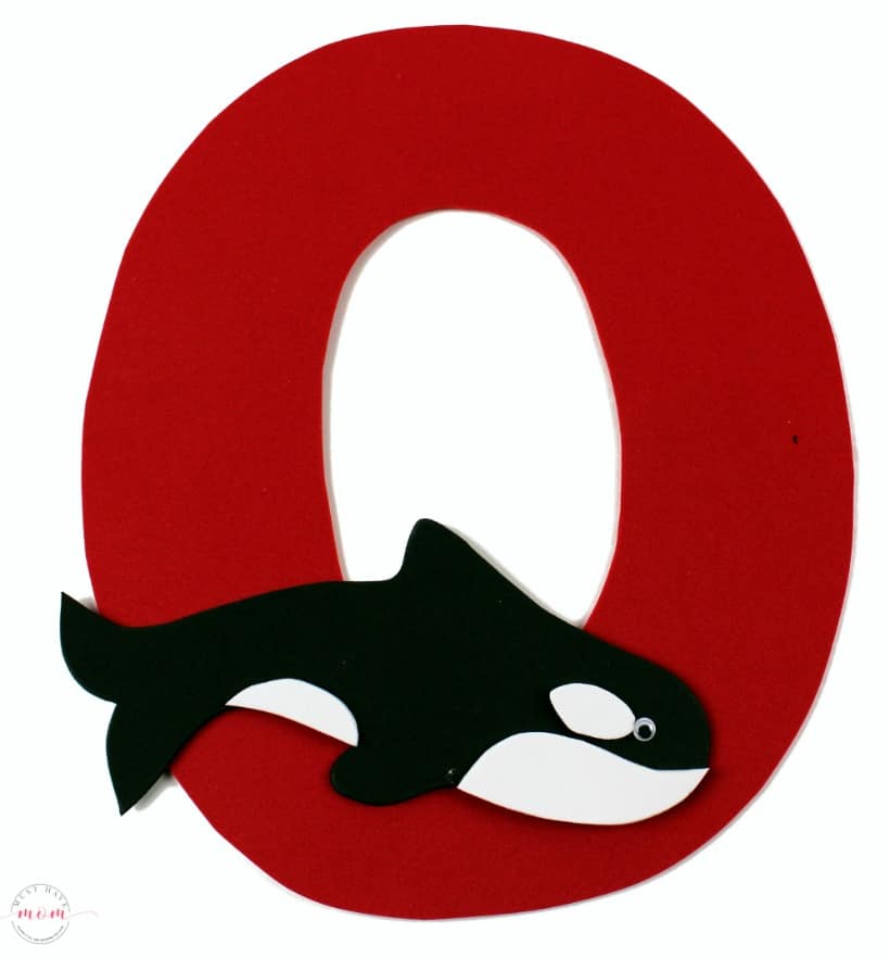 Weekly letter craft O is for Orca. Great for preschool letter recognition. Free printables for teachers and parents!