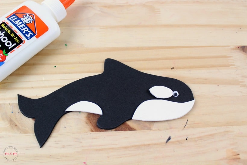 Weekly letter craft O is for Orca. Great for preschool letter recognition. Free printables for teachers and parents!