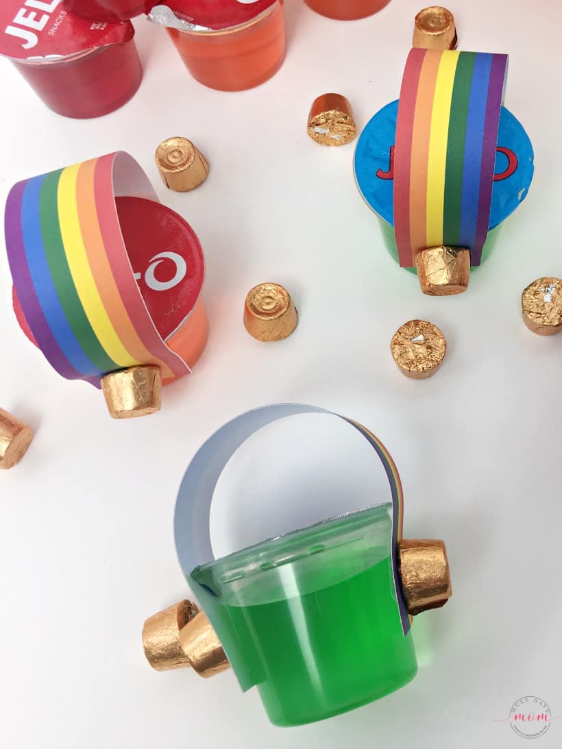 Quick & Easy Over the Rainbow Jello Treats with free printable rainbows! Great St. Patrick's Day food idea.