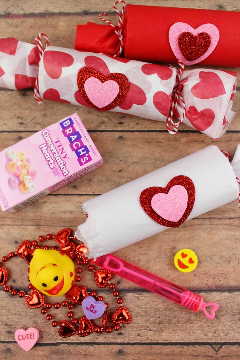 Toilet paper roll crafts for Valentine's Day! Easy and inexpensive Valentine's Day treat poppers for parties.