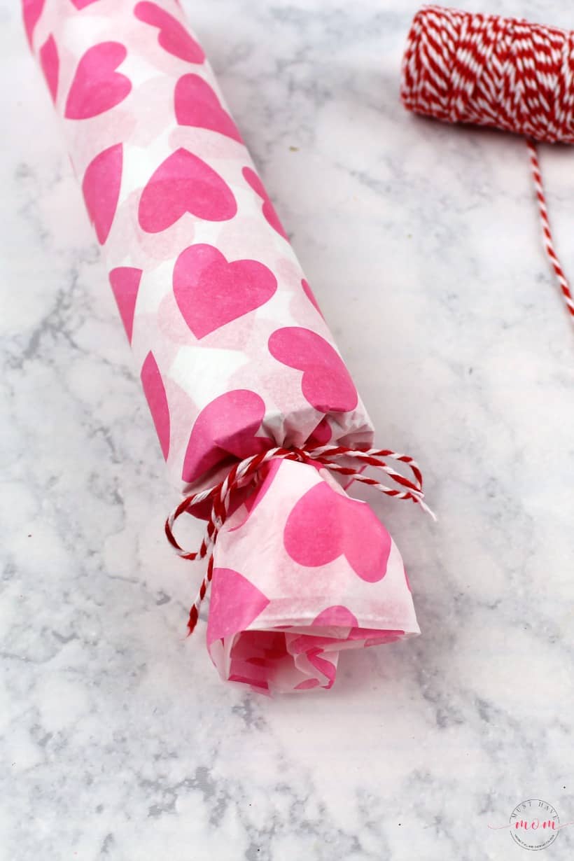 Toilet paper roll crafts for Valentine's Day! Easy and inexpensive Valentine's Day treat poppers for parties.