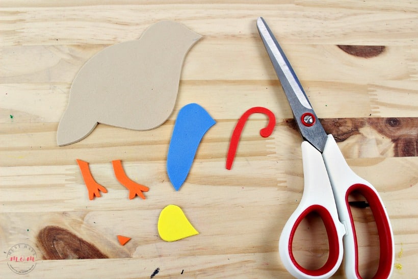 Q is for Quail letter craft. Perfect for preschool and kindergarten educational kids activities with free printables.