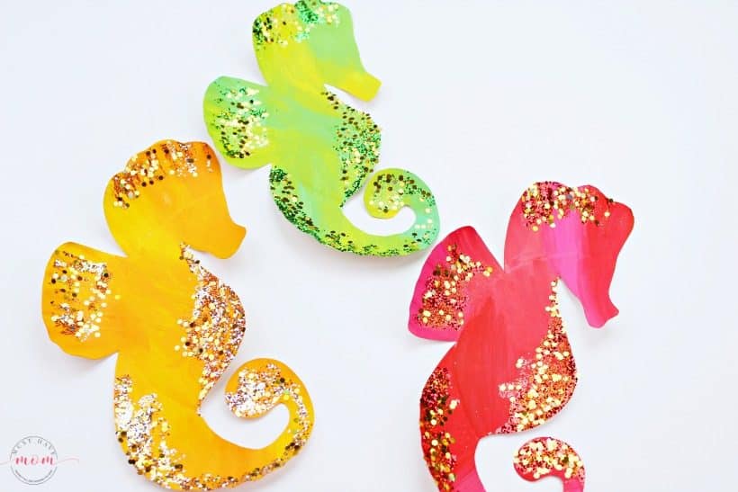 paper plate seahorse craft