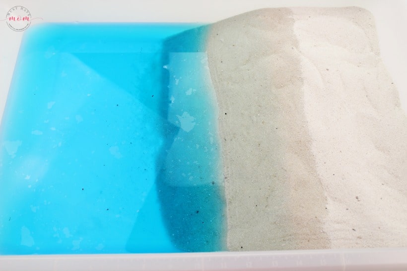 sand and water sensory bin