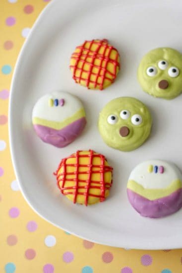 Toy Story 4 digital downloads are available on 10/1! It is the perfect time to plan a Toy Story Party with these crafts and food ideas