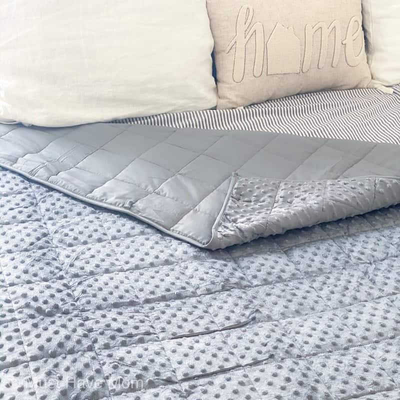 Best Cooling Weighted Blanket - Must Have Mom