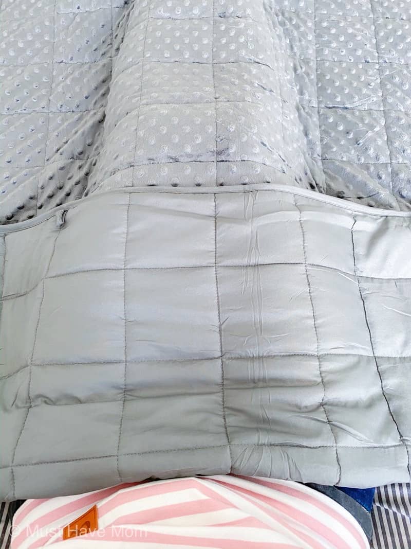 who could benefit from weighted blanket