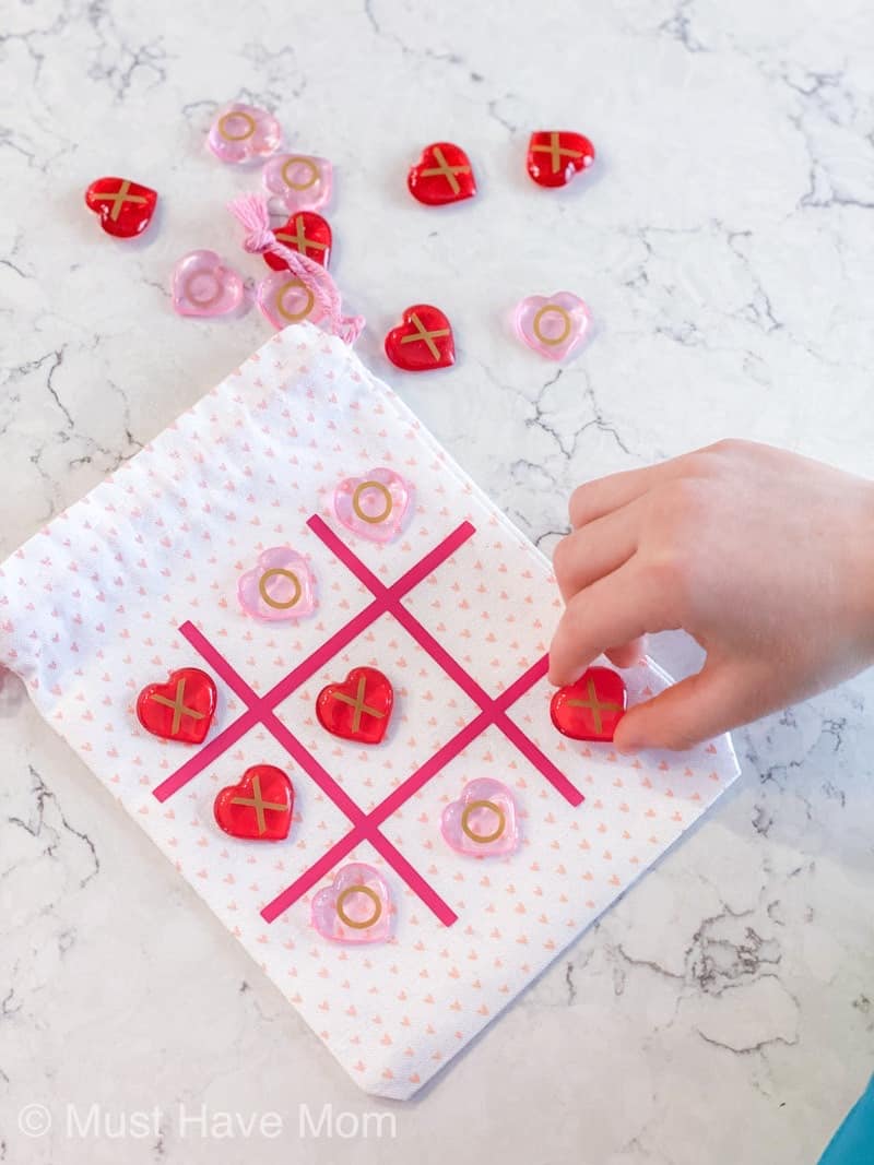 Cricut Valentine's Day Tic Tac Toe Bags - Must Have Mom