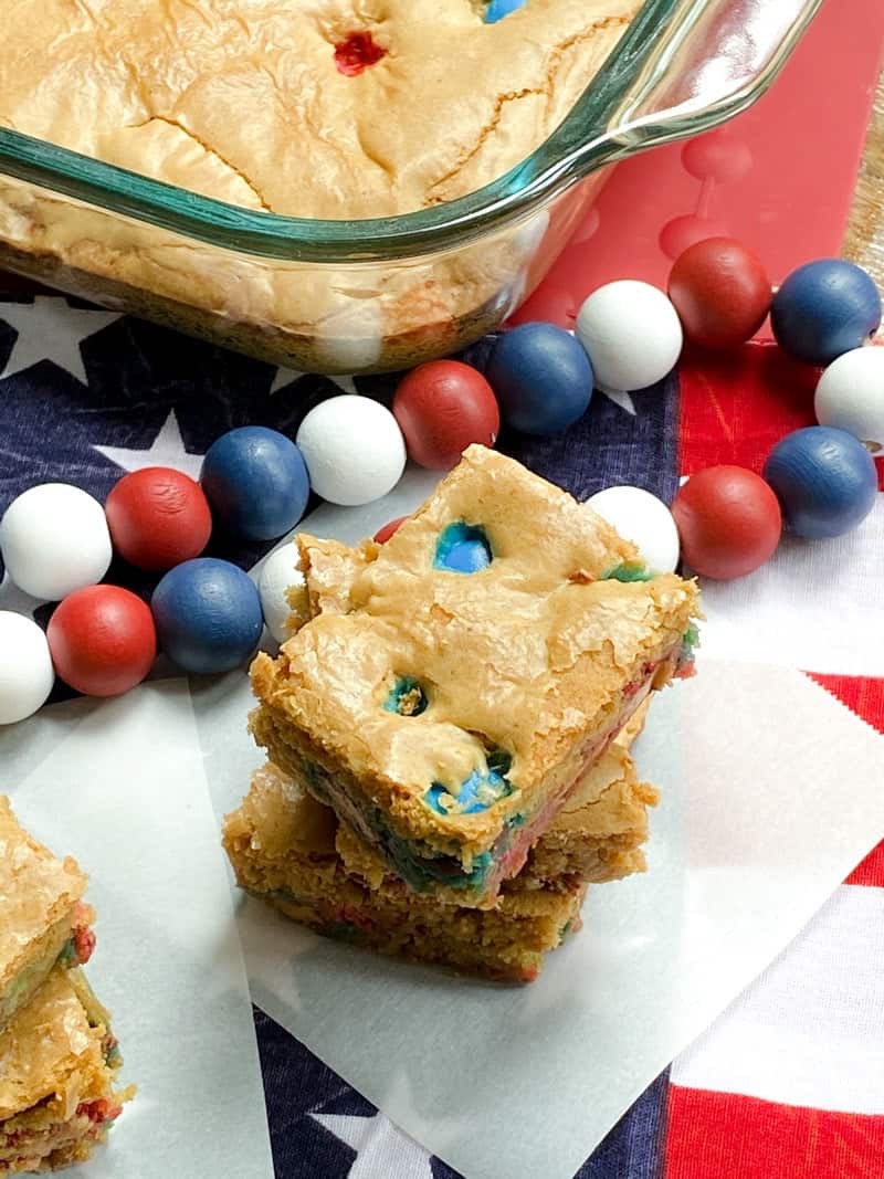 4th of July M&M Cookie Bars Recipe - Must Have Mom