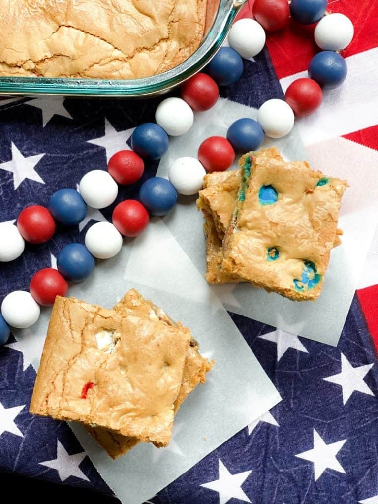 4th of July M&M Cookie Bars Recipe - Must Have Mom