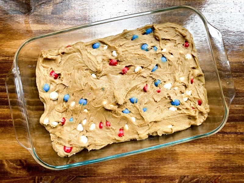 spread the cookie bars in the pan