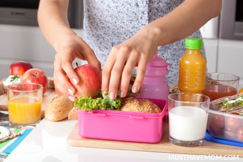 Moms are now packing insanely elaborate school lunches