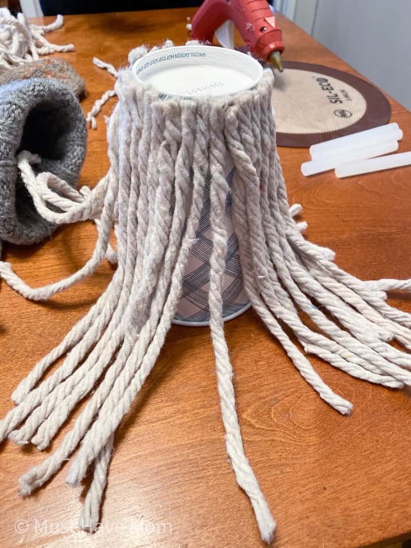 glue mop strings