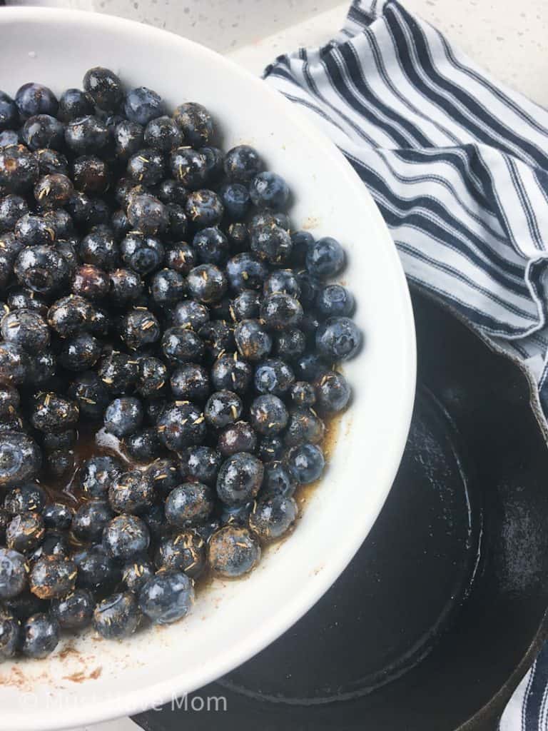 mix blueberries in a bowl
