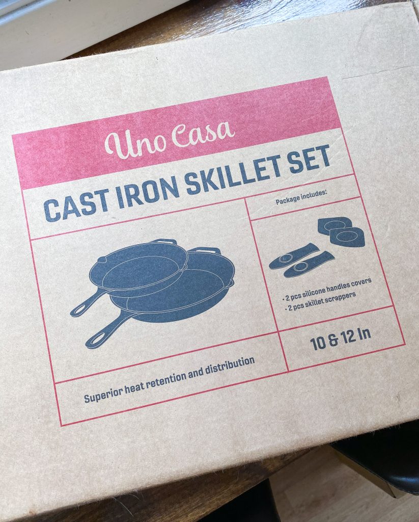 Uno Casa cast iron skillet set