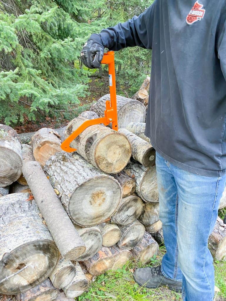 easily stack wood with this tool